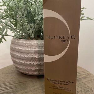 Nutrimin C RE9 Renewing Gelée Crème Hydrating Wash NIB